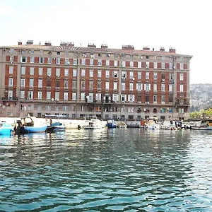 Guest house Center Demetrova ***